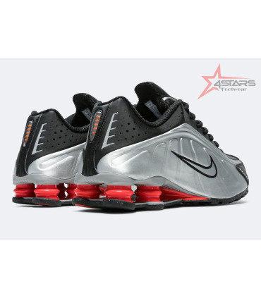 Nike Shox R4 Black and Metallic Silver