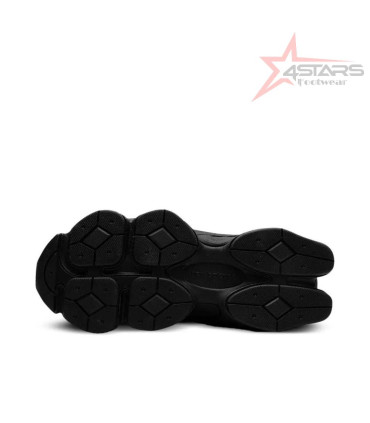 New Balance 9060 - Triple Black