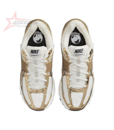 Nike Women's Zoom Vomero 5 Gold Sneakers